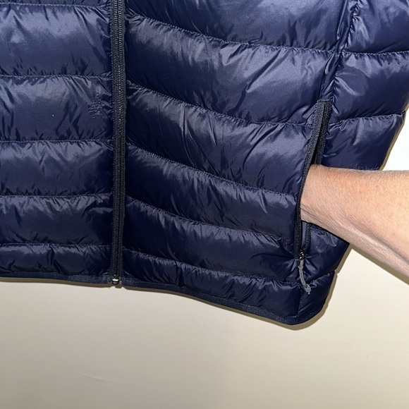 EDDIE BAUER Men’s Navy Blue Down Zip Vest With Pockets Size M - Picture 2 of 9
